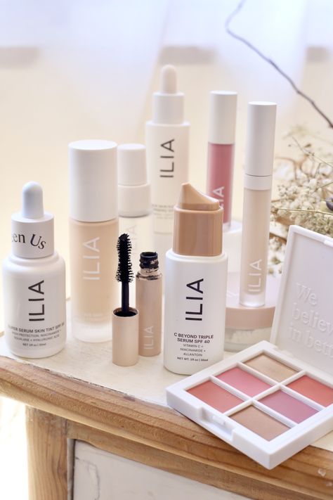 ILIA Beauty Review: Best and Worst of ILIA 2023 - Organic Beauty Lover Ilia Foundation, Ilia Makeup, Toxic Makeup, Organic Makeup Brands, Beauty Campaign, Balm Lipstick, Ilia Beauty, Sustainable Skincare, Lip Conditioner