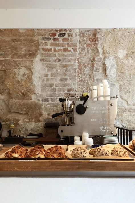 Parisian Breakfast, Boutique Patisserie, Paris Bakery, Paris Breakfast, Bakery Shop Design, Coffee Shop Interior, Bakery Interior, Small Bakery, Bakery Design Interior