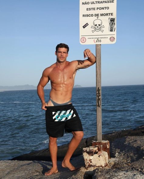 SVCKER BOYS Beach Fit Men, Man At The Beach, Male Muscle, Surfer Guys Aesthetic, Aesthetic Men, American Boys, Beach Boys Aesthetic, Nature Boy Aesthetic, It Boy