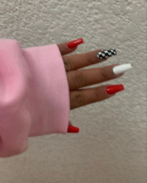 Ferrari F1 Nail Art, Ferrari Red Nails Design, Formula 1 Nails Designs, F1 Nails Designs Ferrari, Charles Leclerc Nails, Nascar Nails Designs, F1 Nails Designs, F1 Inspired Nails, Formula One Nails