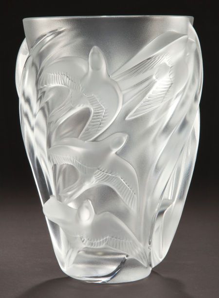 Glass Art Projects, Lalique Crystal, France Art, Gorgeous Glass, Glass Perfume Bottle, Glass Art Sculpture, Beautiful Vase, Glass Sculpture, Glass Decor