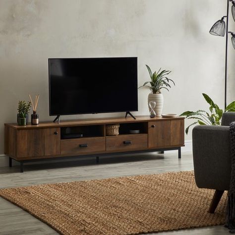 Pine Tv Unit, Man Home Decor, Tv Room Decor, Ruang Tv, Casa Cook, Tv Unit Decor, Tv Stand Decor, Tv Cabinet Design, Living Room Tv Cabinet