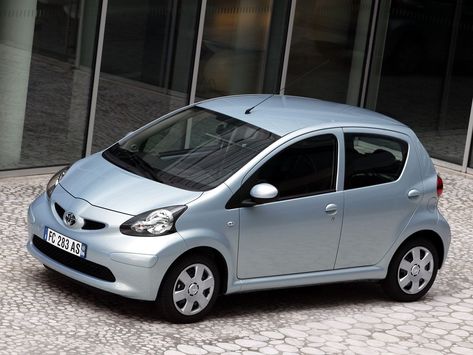 Toyota Aygo, Winter Outfits Women, Peugeot, Dream Cars, Toyota, Suv Car, Cars, Vehicles