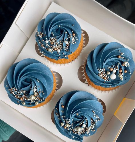 Cupcakes Decoration Blue, Blue Wedding Cupcakes Ideas, Navy Blue Wedding Cupcakes, Cupcake Designs For Men, Light Blue Cupcakes, Blue Cupcake Ideas, Blue Wedding Cupcakes, Cupcake Icing Designs, Art Cupcakes