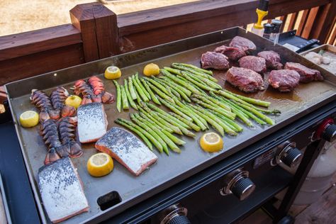 Outdoor Griddle Recipes, Gas Griddles, Griddle Cooking Recipes, Grilled Scallops, Cooking Stone, Flat Top Griddle, Flat Top Grill, Griddle Recipes, Side Shelves