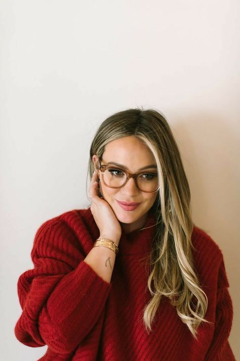 Hilary Duff Style, Hillary Duff, Fashion Eye Glasses, Kim Kardashian Red Carpet, Kendall Jenner Outfits, Inspiring Women, Blonde Hair With Highlights, The Muse, Brown Blonde Hair