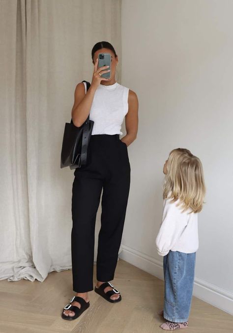 Young Mom Outfits, Comfy Mom Outfits, Young Mom Style, Chic Mom Outfits, Stylish Mom Outfits, Mom Style Summer, Trendy Mom Outfits, Casual Mom Style, Mommy Outfits