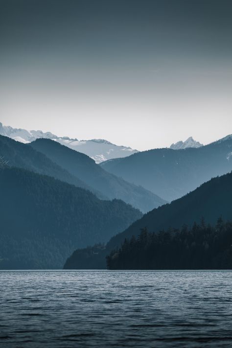 Sunrise where sea meets sky - Sechelt British Columbia [4066  6099][OC] insta: @ben.glassco  Click the link for this photo in Original Resolution.  If you have Twitter follow twitter.com/lifeporn5 for more cool photos.  Thank you author: https://bit.ly/3g7O7EA  Broadcasted to you on Pinterest by pinterest.com/sasha_limm  Have The Nice Life! Nature Landscape Pictures, Sea Landscape, National Photography, Landscape Pictures, Nature Landscape, Landscape Photographers, Funny Stories, Nature Photos, The Oven