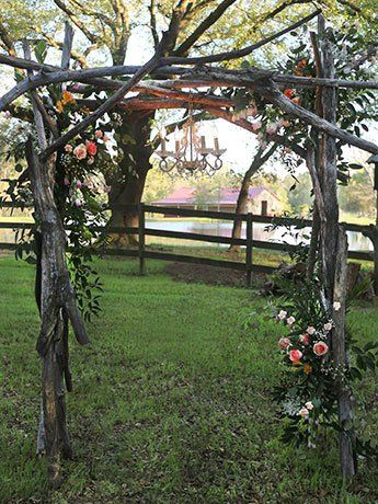 Roseway Arch | Denny Mfg. Garden Wedding Arch, Wooden Arches, Arch Photography, Wooden Wedding Arches, Flower Backdrops, Portable Backdrop, Painted Pictures, Wedding Arbors, Rustic Garden Wedding