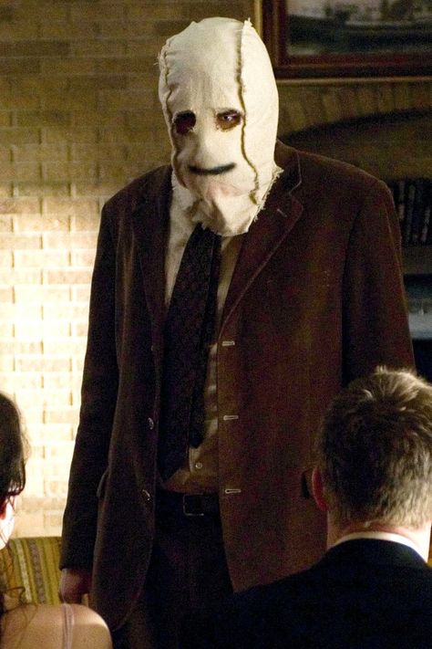 How Horror Movie The Strangers Is — and Isn't — Based on a "True Story" Male Horror Movie Characters, The Strangers Tattoos, The Strangers Costume, Iconic Horror Movie Scenes, The Strangers Movie, Creepy Collage, Strangers Movie, Thor Girl, Horror Movie Scenes