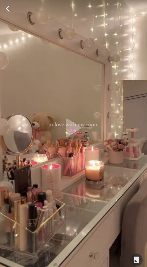 Skin Care Vanity, Girly Vanity, Vanity Inspo, Green Room Decor, Girly Apartment Decor, White Room Decor, Luxury Room Bedroom, Hello Kitty Rooms, Pink Bedroom Decor