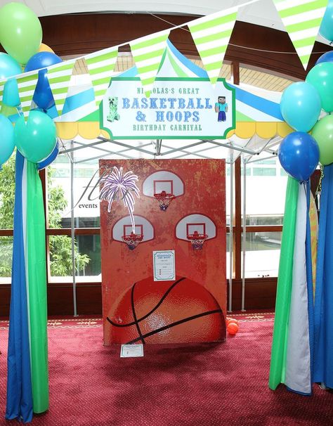 Games Stall Decoration Ideas, Basketball Carnival Game Diy, Carnival Game Booth Design, Booth Design Ideas For School Fair, Basketball Carnival Game, Game Booth Ideas, Minecraft Carnival, Carnival Game Booth, Circus Games