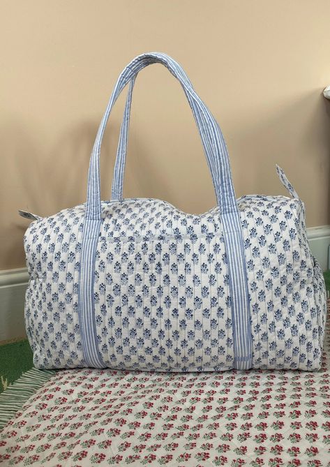 "Product- Handmade Cotton Quilted Block Print Weekend Bag Material- 100% Cotton Fabric Print- Block Print Size:- Mini:- 10 ''x 5'' x 5'' Inches Small : 12'' x 6'' x 6'' Inches medium : 16\" x 8\" x 8 \" Inches Standard Size :  18\" x 9\" x 9 Inches Large : 20\" x 10\" x 10 Inches Extra Large : 22\" x 11\" x 11\" Inches Big Size : 24\"x 12\" x 12 Inch  -Quilted Padding It has Two pocket Outside . A must-have for wanderlust souls, this duffle bag is perfect for adventurous getaways or weekend escapes. Its elegant design suits both travel and daily use, making a stylish statement. Care- Gentle hand wash separately in cold water with mild/liquid detergents. Drop A Message For Custom Size , Pattern And Wholesale Order. Thank You" Hand Luggage Bag, Personalized Pouch, Custom Baggers, Overnight Travel Bag, Print Block, Block Print Quilt, Luggage Bags Travel, Nappy Bag, Gift Totes