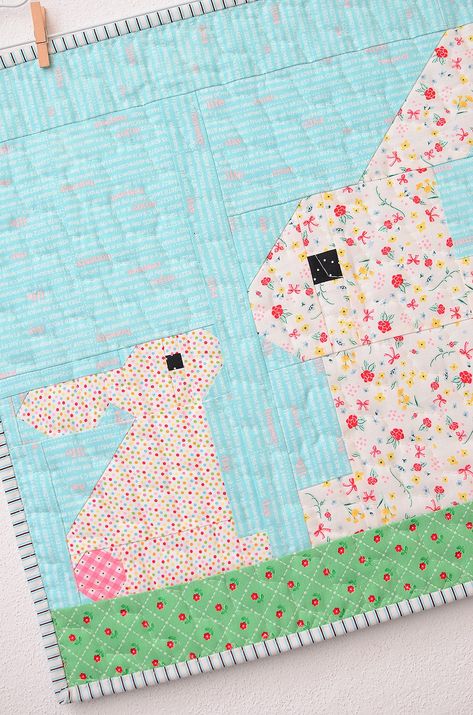 Easter Quilt Patterns, Bunny Quilt Block, Sewing For Baby, Easter Quilt, Farm Animal Quilt, Standing Bunny, Mini Quilt Patterns, Bunny Quilt, Spring Quilts