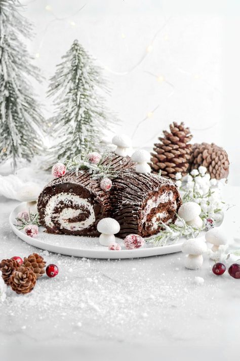 Chocolate Yule Log with White Chocolate Peppermint Filling (Bûche De Noël) - Bakers Table Classic Christmas Dessert, Yule Log Cake Recipe, Traditional Holiday Desserts, Peppermint Frosting, Family Dessert Recipes, Yule Log Recipe, Christmas Yule Log, Chocolate Yule Log, White Chocolate Peppermint