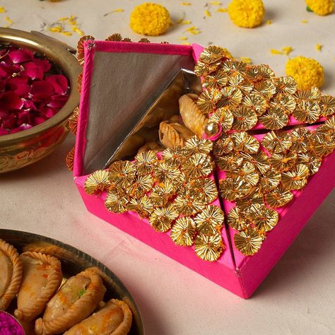 173 Likes, 17 Comments - Rani Pink Gifts (@ranipinkgifts) on Instagram: “Our special edition Holi sweets box comes filled with the mithai of the month, the very festive…” Holi Sweets, Diwali Gift Hampers, Trousseau Packing, Rani Pink, Wedding Crafts Diy, Diwali Gifts, Wedding Crafts, Diwali Decorations, Pink Gifts