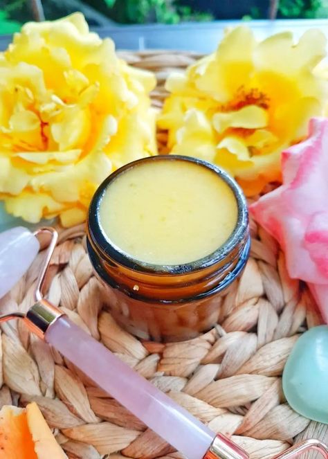 Omg! The Best Homemade Face Moisturizer For Aging Skin Ever! - greenbeautymama.com Homemade Anti Aging Face Cream, Anti Aging Face Cream Diy, Face Cream Diy, Diy Wrinkle Cream, Diy Anti Aging Cream, Homemade Face Moisturizer, Face Cream Recipe, Diy Face Moisturizer, Organic Face Cream