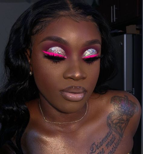 AMC Cosmetics 🇭🇹 on Instagram: “Up close so y’all can see the details! and It’s a birthday beat💕 Pink liner I mixed @jlaruecosmetics neon pink pigment with…” 22nd Bday, Dark Skin Makeup Tutorial, Birthday Makeup Looks, Face Beat Makeup, Comfortable In Your Own Skin, Glitter Makeup Looks, Being Confident, Prom Eye Makeup, Bold Makeup Looks