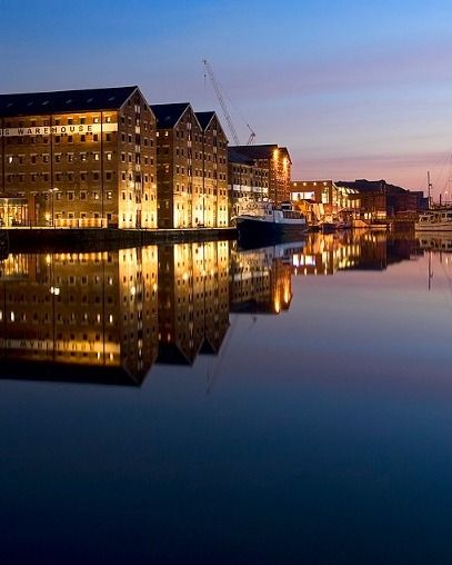 Explore Gloucester Docks and Historic Quayside Discover the vibrant charm of Gloucester Docks and the Historic Quayside, a bustling area brimming with history, architecture, and contemporary attractions. 🌟🚢 Whether you're a history enthusiast or just looking for a scenic stroll, this area offers a unique blend of the past and present. Let’s dive into what makes Gloucester Docks and the Historic Quayside a must-visit destination! 🏛️🌊 Introduction to Gloucester Docks Dating back to the early ... Gloucester Docks, History Architecture, Gloucester, Past And Present, Trip Planning, Instagram Feed, Diving, The Past, How To Plan