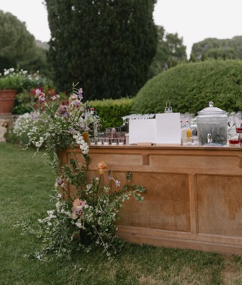 Loving our Wayne bar, an antique French wood bar used for Margaret and Gregorio’s special day!💐 See more from their gorgeous wedding over on our stories!🫶🏼 Venue: @stonepineestate Planning & Design:@wild_heart_events Photography: @kellybrownweddings Videography: @wildlightfilms Catering & Cake:@jacksonevents @edithmeyerweddingcakes Rentals:@tablemethod @chiceventrentals @theark @westerarentals @theonicollection @foundrentalco Paper, Stationery, Signage:@studioycreative @epochdes Hair &... Antique Bar, Wood Bar, Wedding Bar, Event Photography, Wild Hearts, Event Rental, Gorgeous Wedding, Event Design, Wedding Inspo