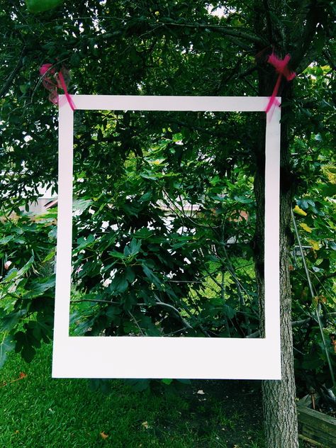 How to make a Polaroid frame! Now up on alluringlifestyle.weebly.com #Lifestyle Blog DIY Giant Polaroid Frame Diy, Giant Polaroid Frame, Frame Installation, Polaroid Frame, Frame Diy, Quick Diy, Diy Frame, Sweet 16, Lifestyle Blog