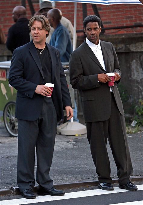 Denzel Washington, Russell Crowe - Denzel Washington and Russell Crowe Photos - Denzel Washington and Russell Crowe on Set - Zimbio Denzel Washington, Russell Crowe Denzel Washington Family, Frances Mcdormand, American Gangster, The Tragedy Of Macbeth, Aacta Awards, Gangster Films, Russell Crowe, Iconic Album Covers, Film Images