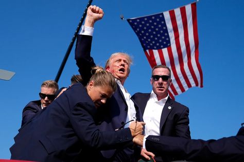 The “iconic” Trump fist pump photo, explained by an expert - Vox Karlsruher Sc, Sc Freiburg, National Convention, Shiga, Secret Service, News Media, Us Presidents, Fox News, Iraq