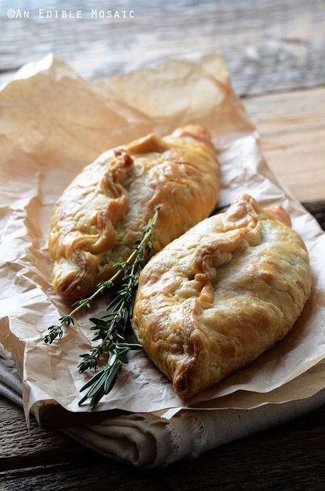 Herbed Beef Pasties with Carrot and Parsnip #pastry #recipeideas #beef Beef Pasty, Carrot And Parsnip Recipe, Beef Pasties, Parsnip Recipes, Pasties Recipes, Cornish Pasties, Meat Pie, English Food, Irish Recipes