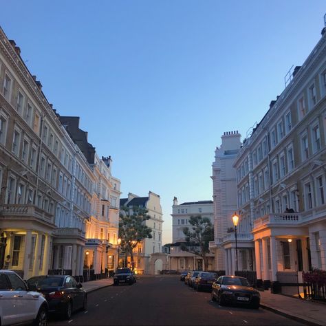 south kensington, london at sunset Kensington High Street, London South Kensington, Kensington London Aesthetic, South Kensington London Aesthetic, South London Aesthetic, Kensington Homes, Kensington Aesthetic, Kensington Townhouse, London Apartments