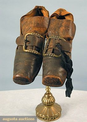 Men's shoes 18th century - Black leather, square toes, red painted wood stack heels, brass buckles, shoes from "Lederman Collection" purchased early 20th C & exhibited in Europe & USA, 3.5" x 10.25", (leather worn, back of heelsbroken down, ribbon replaced 20th C, paint worn on heels) fair.  Augusta Acutions 18th Century Shoes, Wood Stack, Century Shoes, Historical Shoes, 18th Century Costume, 18th Century Clothing, Gentleman Shoes, 18th Century Fashion, Old Shoes