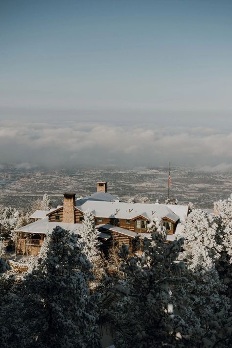 Perched up on Cheyenne Mountain, 3,000 feet above Colorado Springs, you’ll find the all-inclusive (and super romantic) wilderness experience, Broadmoor Cloud Camp. Sprinkled across the property are private cabins, exclusive hiking trails, forest hammocks, fire pits, secluded hot tubs and the coveted Fire Tower Suite. Where you'll have 360 degree views of the Rocky Mountains. Click through to read more. #colorado #coloradocabins #bestcabinsincolorado Road Trip Safety, Driving Across Country, Gold Camp Road Colorado, Broadmoor Colorado Springs, Colorado Scenic Drives, Colorado Cabins, Snow Mountain Ranch Colorado, Cheyenne Mountain, Hiking Guide