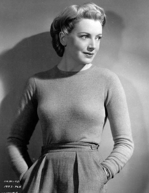 Deborah Kerr (1953) Laraine Day, Classic Film Noir, Deborah Kerr, Famous Photos, Hollywood Couples, Cary Grant, Actrices Hollywood, Hollywood Legends, British Actresses