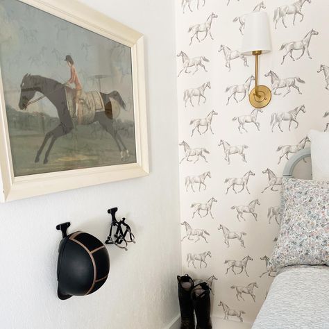 Equestrian Bedroom, Girl Horse Room, Horse Girls Bedroom, Horse Room Decor, Horse Themed Bedrooms, Horse Bedroom, Horse Nursery, Horse Room, Girls Room Wallpaper