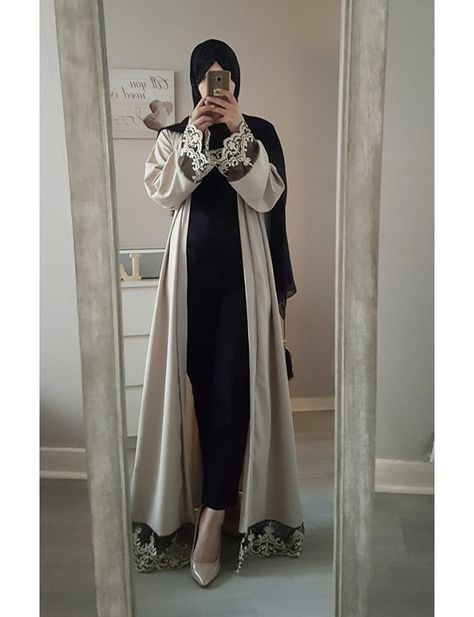 PINNED BY @MUSKAZJAHAN - Abaya kimono AYA nude Abaya Kimono Style, Abaya Fashion Dubai, Abaya Kimono, Hijabista Fashion, Muslimah Dress, Muslim Fashion Hijab Outfits, Muslim Women Fashion, Muslim Fashion Hijab, Mode Abaya