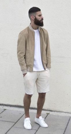 Men Dressing, Minimalism Fashion, Men's Summer Outfit, Famous Outfits, Mens Summer Outfits, Best Dressed Man, Man Clothing, Outfits Hombre, Beige Shorts