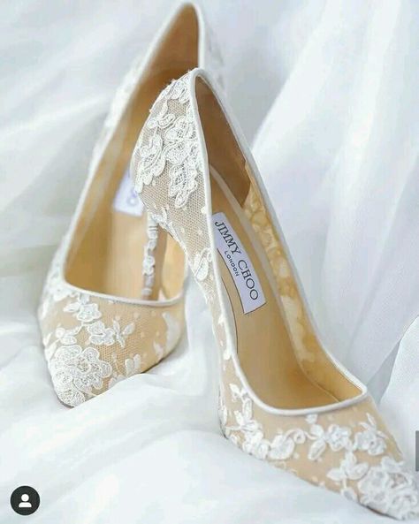 Angelic Wedding, Beaufort Wedding, Wedding Heels For Bride, Event Nails, Heels For Bride, Dresses Event, Bride Heels, Bride Elegant, Vivienne Westwood Shoes