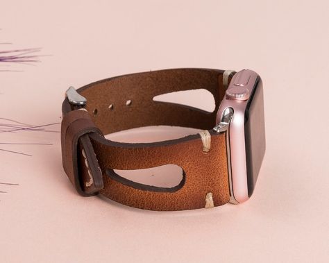 Brown Leather Apple Watch Band 38mm 40mm 41mm 42mm 44mm 45mm 49mm Ultra Unisex iWatch Strap Bracelet Series 9 8 7 6 5 4 3 2 1 & SE Fitbit Versa 4 3 2 1/SENSE 1 2 Versa Lite Watch Band ✽ DETAILS ✽ *Our Standard Watch Band Size Medium fits in this 155-200mm (6.1" - 8.0") wrists.  ** Our XS/S Size Band fits 127-154mm (4.7" - 5.9") For other sizes please click:  https://www.etsy.com/listing/998596878/leather-custom-size-apple-watch-band?ref=listings_manager_grid *We can make a custom band with a dif Apple Watch Bands Women, Leather Apple Watch Band, Bracelet Apple Watch, Apple Watch Bands Leather, 38mm Apple Watch Band, Leather Projects, Apple Watch Strap, Beautiful Watches, Apple Watch Band