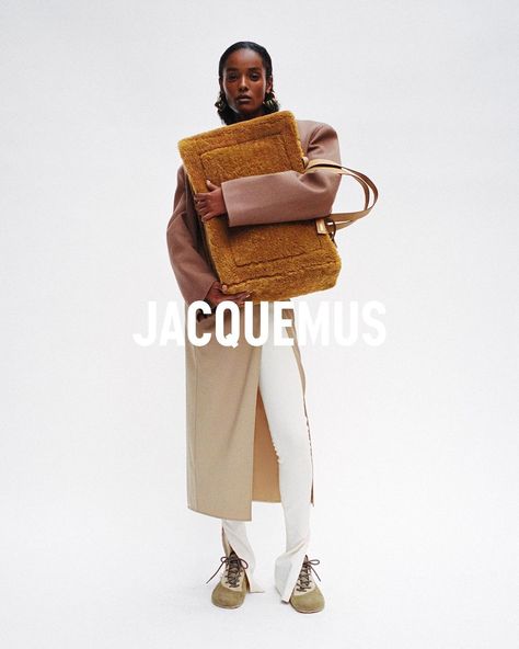 JACQUEMUS (@jacquemus) • Instagram photos and videos Fashion Marketing Campaign, Jacquemus Bag, Studio Bag, Conceptual Fashion, Diy Bag Designs, Campaign Fashion, Best Handbags, Fashion Project, Branding Photoshoot