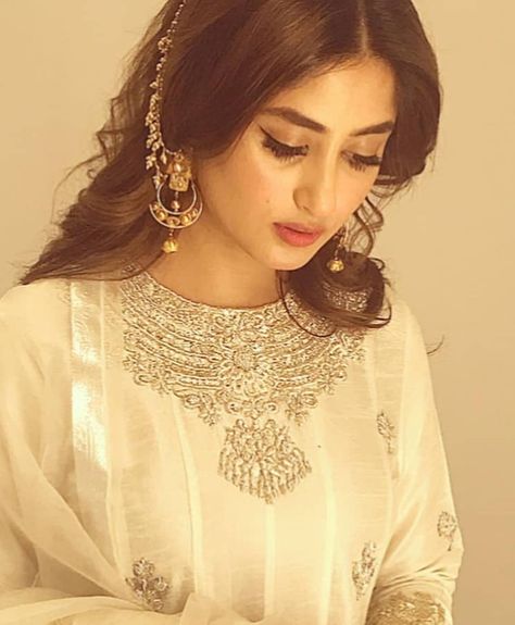 Sajjal Ali, Pakistani Couture, Sajal Ali, Pakistani Wedding Outfits, Pakistani Fashion Party Wear, Salwar Kamiz, Indian Aesthetic, Pakistani Dress Design, Pakistani Actress