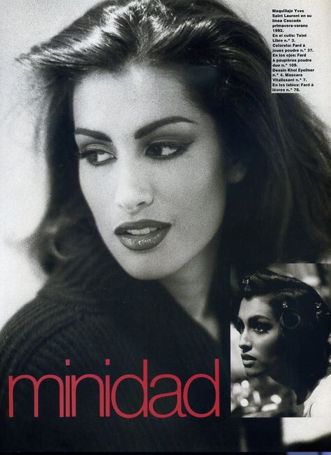 Yasmeen Ghauri Yasmeen Ghauri 90s Runway, Yasmine Ghauri, Yasmin Ghauri, Yasmeen Ghauri 90s, 90s Catwalk, 90s Model Fashion, Butterfly Feeling, 90's Makeup, Khol Eyeliner