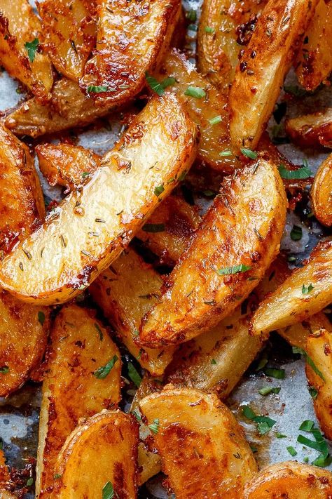 Baked Garlic Parmesan Potato Wedges - Crispy on the outside and tender on the inside, they will blow you away with their simplicity and fantastic flavor! - #recipe by #eatwell101 Baked Garlic Parmesan Potato Wedges, Garlic Parmesan Potato Wedges, Baked Potato Wedges Recipe, Russet Potato Recipes, Parmesan Potato Wedges, Easy Baked Potato, Parmesan Potato, Roasted Potato Wedges, Garlic Parmesan Potatoes