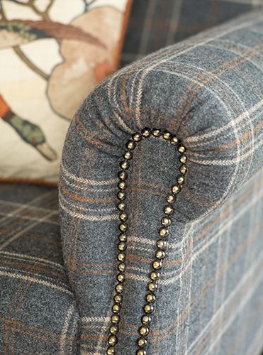 Plaid Armchair, Chesterfield Sofa Living Room Ideas, Tartan Sofa, Plaid Couch, Checked Sofa, Country Style Sofas, Tweed Furniture, Chesterfield Sofa Living Room, Plaid Sofa