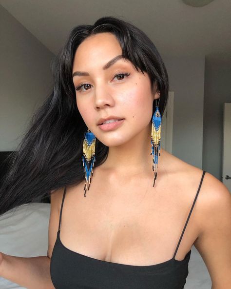 Shina Nova on Instagram: “💙💛” Native American Memes, Native American Style Outfits, Native American Hair, Model Aesthetic, Native American Fashion, American Beauty, American Women, Beauty Women, Pretty People