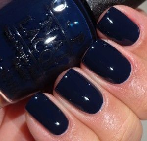 OPI San Francisco Collection – Incognito in Sausalito  Inky blue black, perfect for fall! Army Nails, Opi Nail Polish Colors, Unghie Nail Art, Nagellack Trends, Style Nails, Fall Nail Art Designs, Blue Nail Polish, Blue Nail, Nails Polish