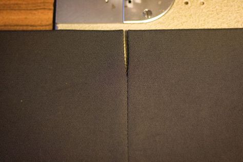 Add Side Seam Splits To Your Trousers Too! Pants Tutorial, Sewing Pants, Split Legs, My Black, Diy Sewing Projects, How To Sew, Side Split, Split Hem, Sewing Techniques