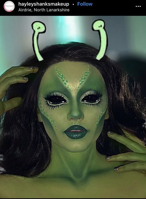 Alien Face Paint, Alien Costume Women, Alien Halloween Makeup, Haunted House Makeup, Alien Halloween Costume, Futuristic Makeup, Fashion Costume Halloween, Alien Makeup, Alien Halloween