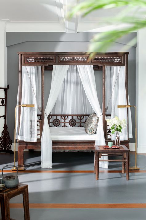 Chinese Style Interior, Asian Interior Design, Japanese Things, Chinese Interior, Luxury Houses Mansions, Asian Interior, The Bund, Chinese Furniture, Canopy Bed