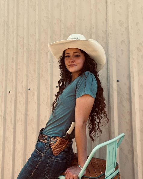 Clara Lynn | (God Does) stool from @alamosaddles 🫶🏻 Even my dog loves the stool 💙 #westernstyle #cowgirl #redbull #country #cowboyhat #westernstool #d… | Instagram Real Cowgirl, Foto Cowgirl, Nude Artwork, Rodeo Cowgirl, Texas Girl, Mexican Women, Rodeo Queen, Country Women, Cow Girl