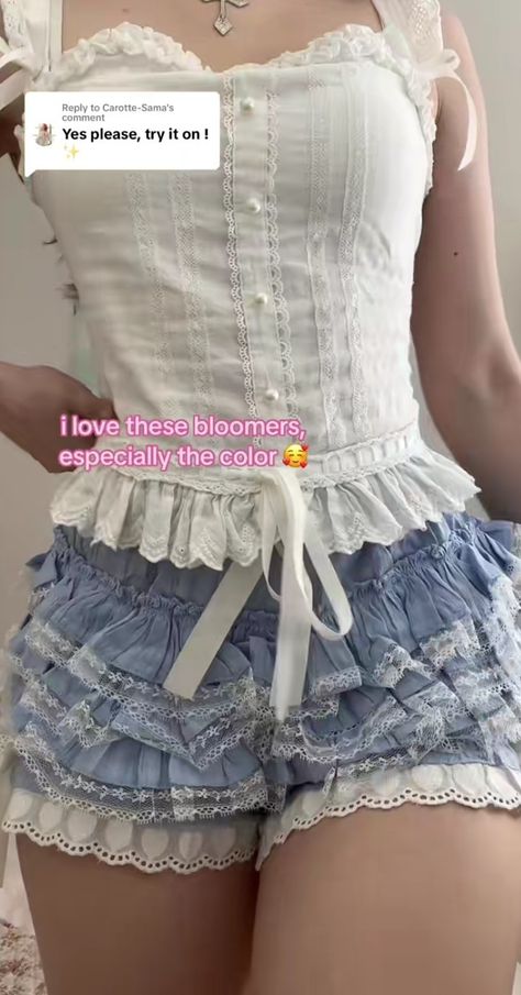 Pretty Corset Outfits, Bloomers Styled, Ruffled Shorts Outfit, Styling Bloomers, Bloomers Outfit Aesthetic, Bloomers Coquette, Bloomer Shorts Outfit, Croquette Outfits, Hyperfeminine Outfit