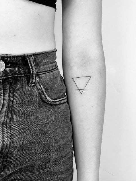 Earth Triangle Tattoo, Triangle Line Tattoo, Tattoos Simple, Triangle Tattoos, Geometric Tattoos, Ink Ideas, Fine Line Tattoos, Studying Inspo, Small Tattoo